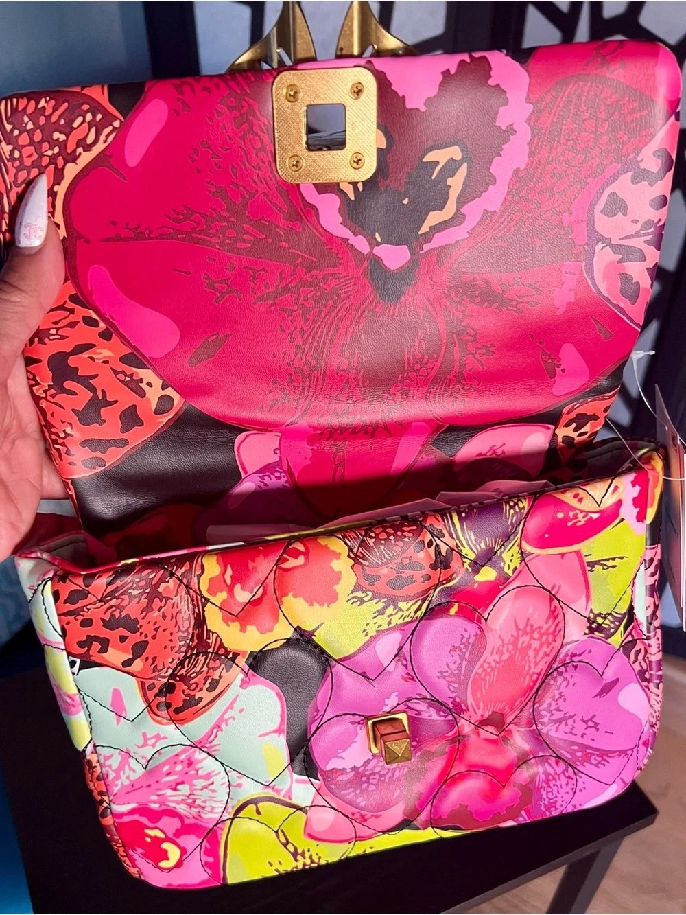 Betsey Johnson Butterfly ๐ Puffed Flap Crossbody Bag. Gold Hardware Floral ๐ฆ๐NWT - Picture 9 of 13